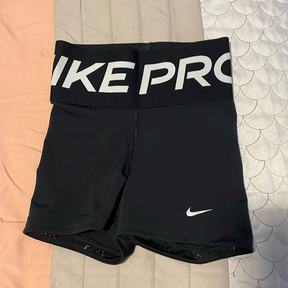 Nike pro shorts worn twice